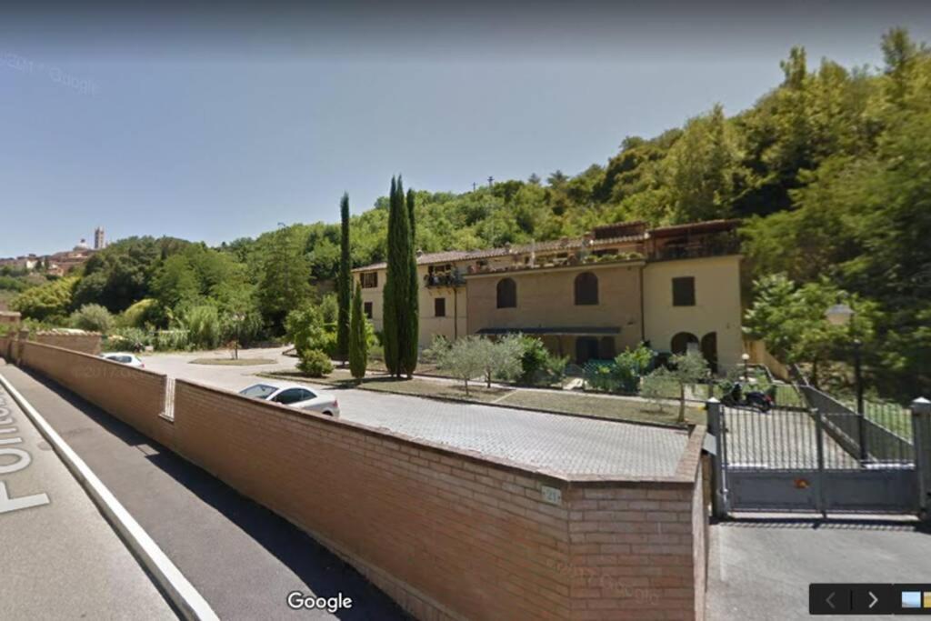 Casazappa - In Centro A Piedi, Parcheggio E Giardino Privato Siena Exterior foto